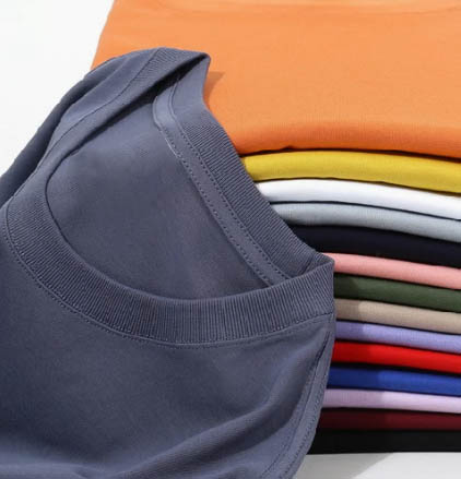 So sánh vải Cotton 65/35 và Polyester trong may áo thun?